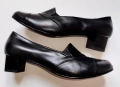 Buty_damskie_na_haluksy.jpg
