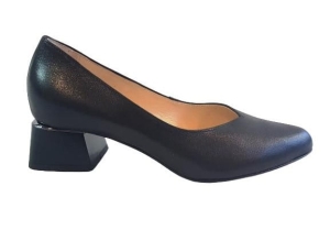 Czółenko /FK  9912  wycięcie w szpic/  skóra naturalna  różne kolory / różne tęgości butów /obcas ok. 4 cm / różne rodzaje skóry / rozmiar 42-45