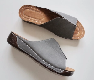 >>> BUTIK  -   Buty  GOTOWE-/  Bardzo wygodne i lekkie  / Klapki   szare  -  rozmiar  42/43    Całkowita  długość  wkładki  28.2 cm