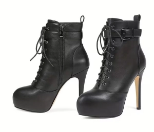 >>> BUTIK  -   Buty  GOTOWE / Botki  na platformie -sznurowane z suwakiem / Ekoskóra  czarna   / rozmiar 44/45 - całkowita  długość  wyściółki ok. 30 cm 