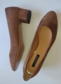 zamszowe brązowo-rude czółenka na słupku duże buty damskie.jpg