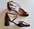 Sandałki  lakierowane duże buty damskie.jpg